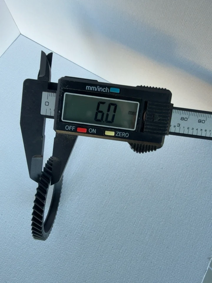 6 mm gear caliper photograph showing 6.0 mm across pictured width contact points