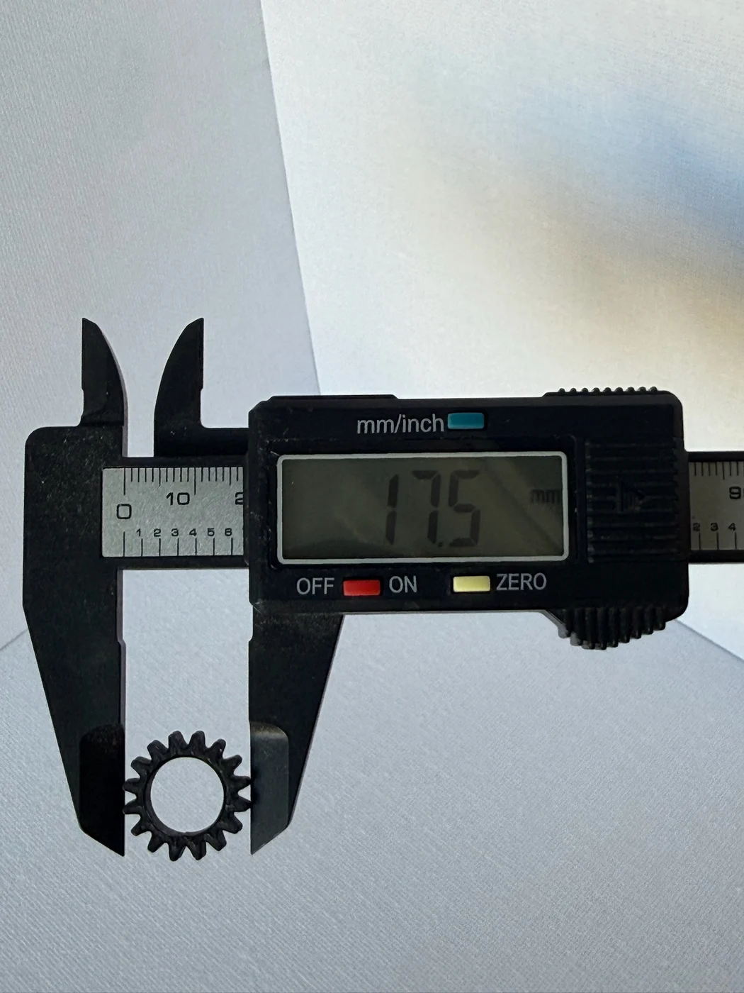 Sharp RP-117 Turntable Loading Tray Gear — original measurement photograph